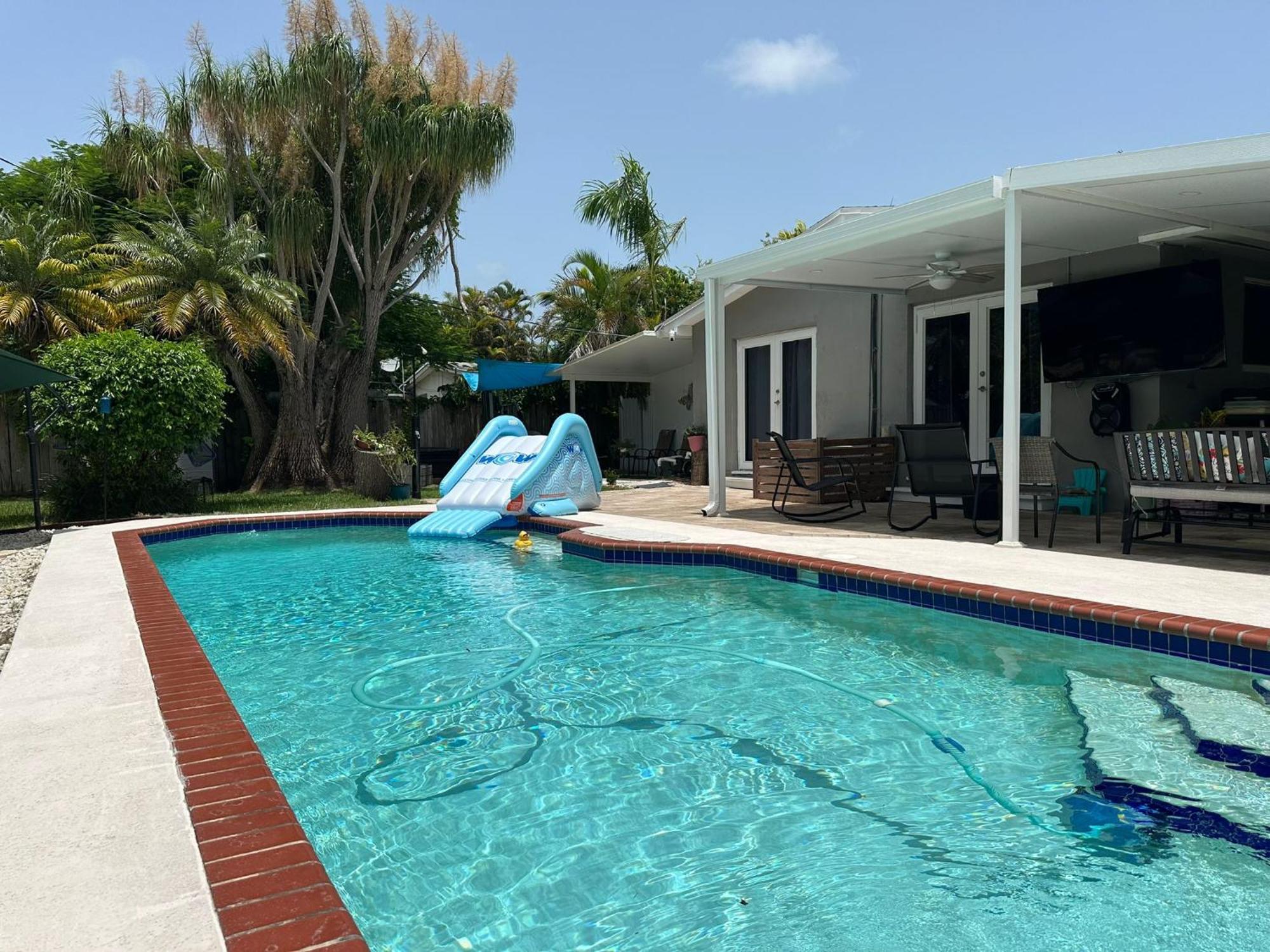 Pool House Resort Heated Swimming Pool Family Getaway Cutler Bay Exterior photo