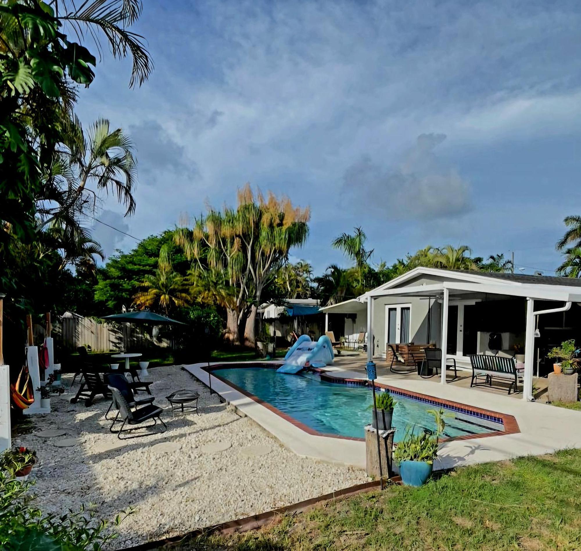 Sterling Pool House Resort Heated Swimming Pool Family Getaway Cutler Bay Exterior photo