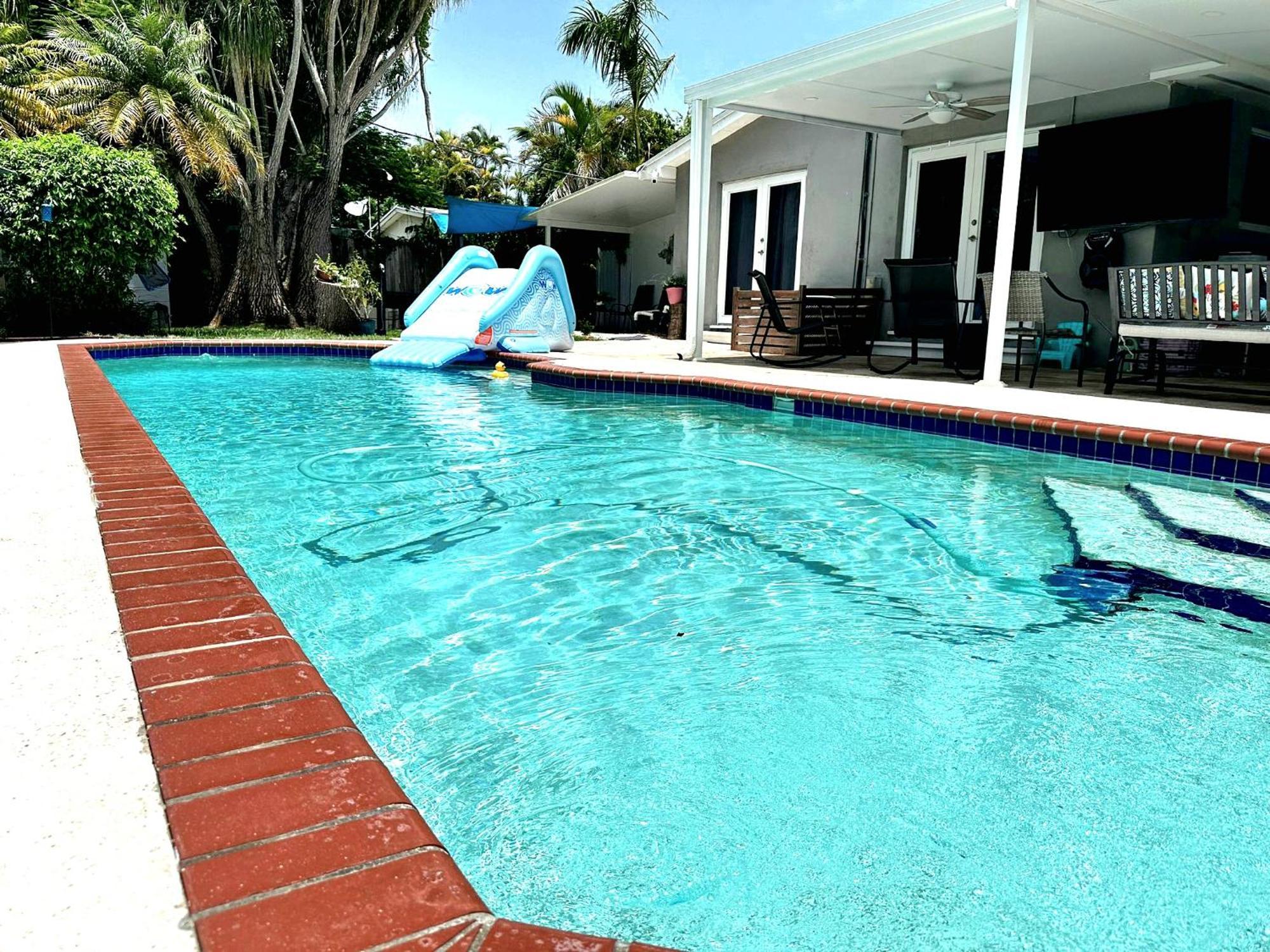 Sterling Pool House Resort Heated Swimming Pool Family Getaway Cutler Bay Exterior photo